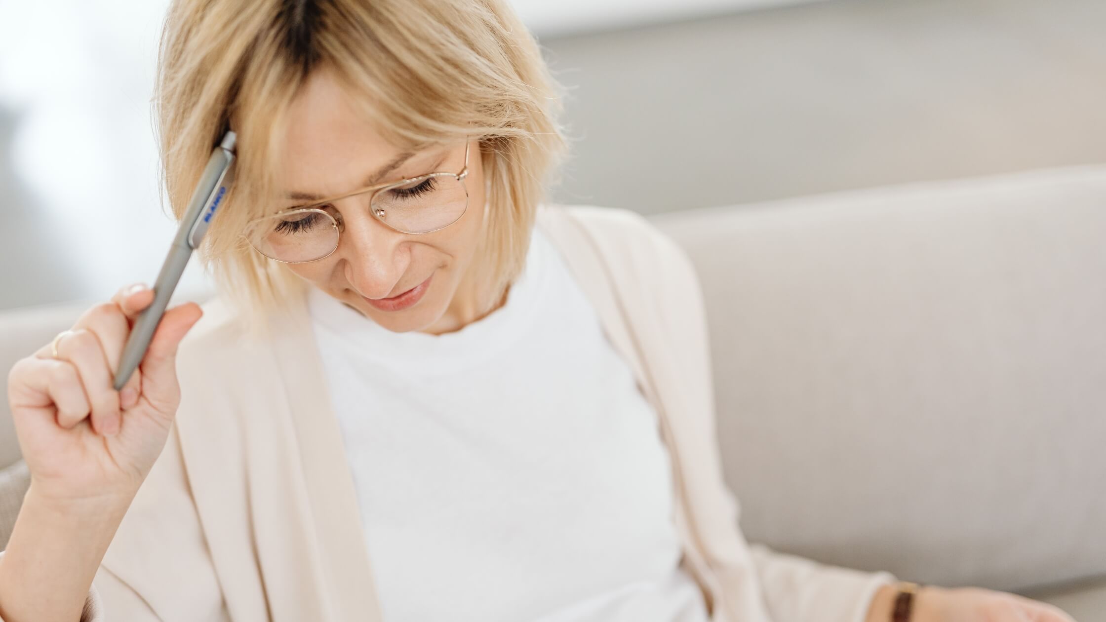 Alloy vs Midi vs Winona_ How Do Online Menopause Clinics Compare to Personalized Care